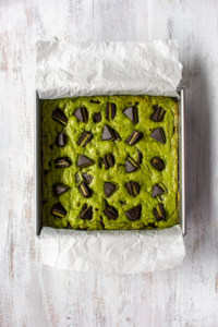 The fudgy green tea blondies need to cool completely in the pan before lifting it out using the parchment paper