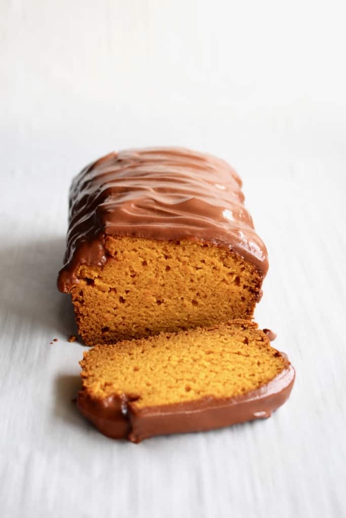 Carrot cake with brigadeiro frosting!

Inspired by the Brazilian bolo de cenoura, I've created a carrot cake that uses puréed carrots and covered it in a chocolate frosting!

Switch out your traditional carrot cake this Easter!

#easter #carrotcake