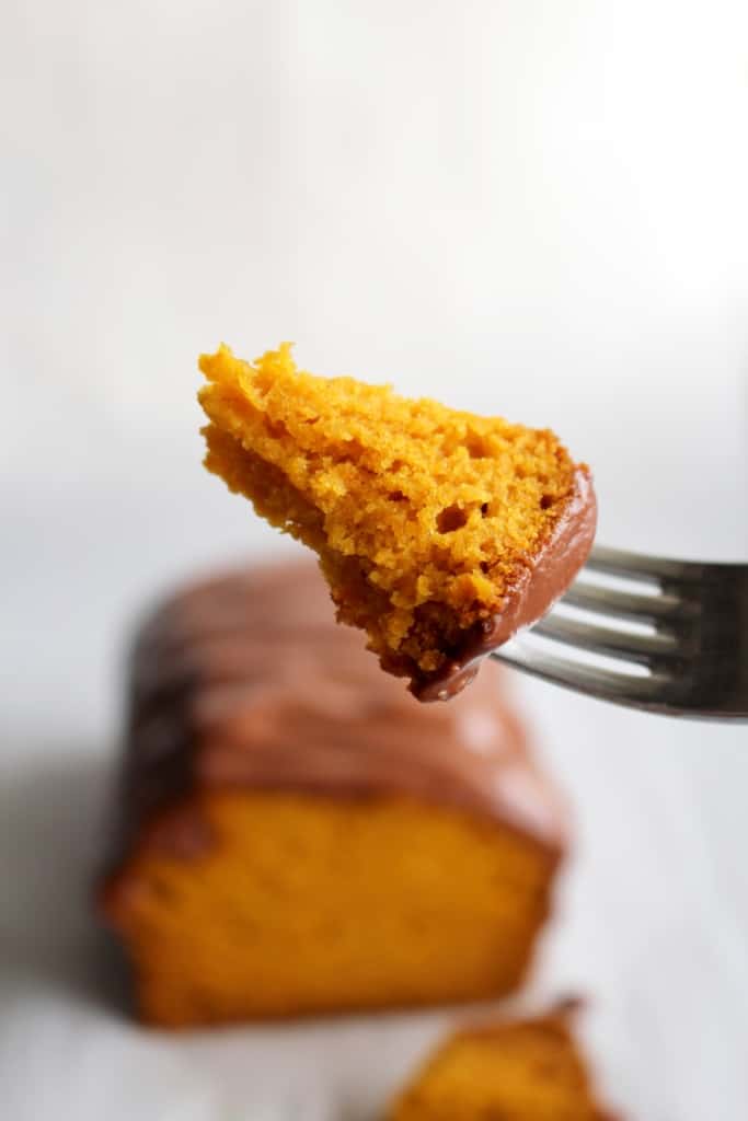 Delicious carrot cake with brigadeiro frosting!

Inspired by the Brazilian bolo de cenoura, my cake uses puréed carrots and covered it in a chocolate frosting!

Perfect dessert for Easter!