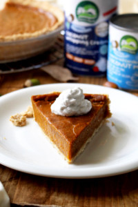 This plant based dessert would be perfect on your Thanksgiving and Christmas table! #plantbased #pie #vegan #pumpkin #glutenfree #thanksgiving #christmas