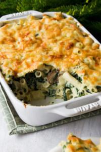 Irresistibly creamy, this vegan macaroni gratin is a must make whether you’re plant-based or not! Vegan comfort food at its finest! #vegan #plantbased #macaroni #gratin #creamy #coconutmilk #vegancheese #comfortfood #pasta #glutenfree #mushrooms #spinach