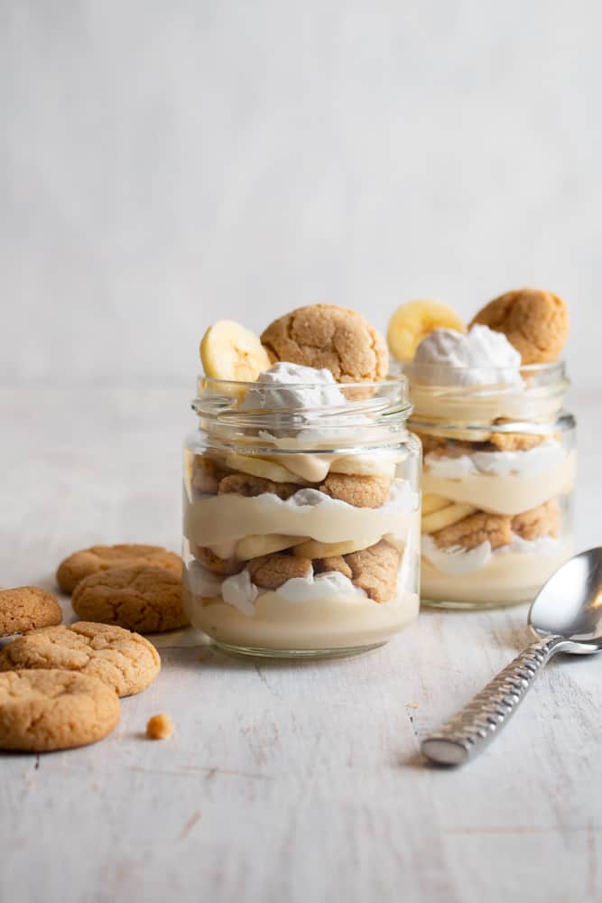 This vegan banana pudding is unbelievably quick and easy! Using vegan coconut custard, this no bake banana pudding recipe is the best!