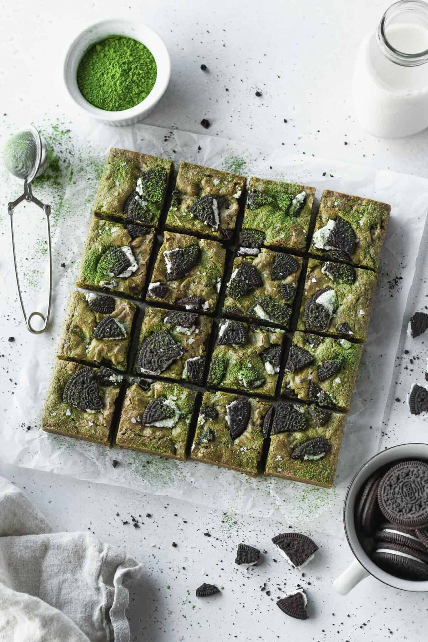 GREEN OREO BLONDIES easy green desserts for St Patricks Day. Get tons of dessert ideas from decadent, no bake, easy, vegan and green!