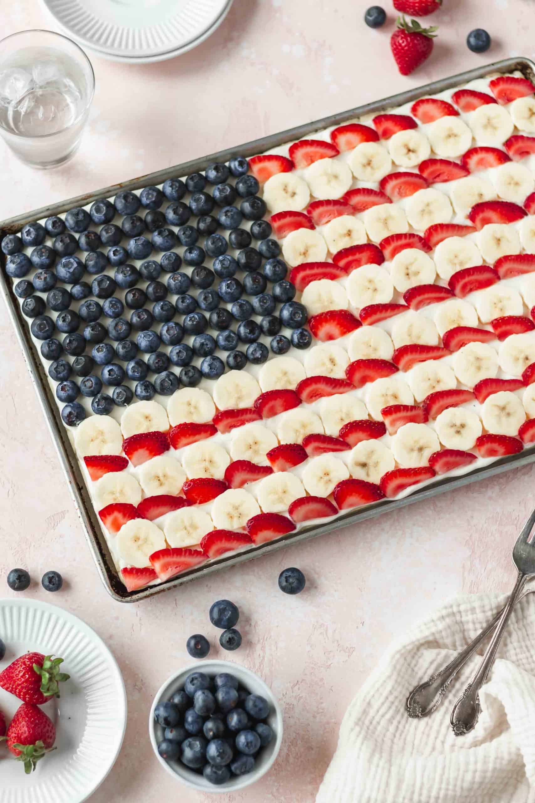 Flag cookie cake with berries and banana